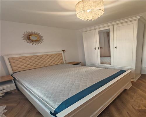 Apartament NOU 3 camere 2 bai balcon zona Parc Sub Arini