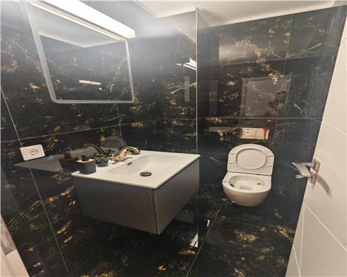 Apartament NOU 3 camere 2 bai balcon zona Parc Sub Arini