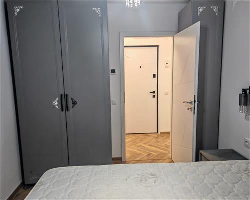 Apartament NOU 3 camere 2 bai balcon zona Parc Sub Arini