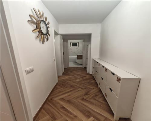 Apartament NOU 3 camere 2 bai balcon zona Parc Sub Arini