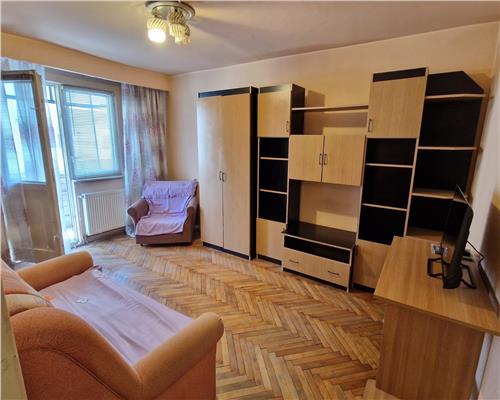 Garsoniera decomandata Vasile Aron etaj 1 28 mpu