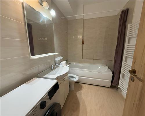 Apartament cu 3 camere si balcon zona Bd Mihai Viteazu