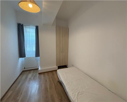 Apartament cu 3 camere si balcon zona Bd Mihai Viteazu