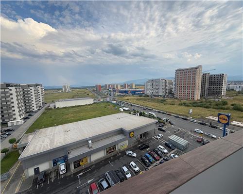 Apartament cu 3 camere si balcon zona Bd Mihai Viteazu