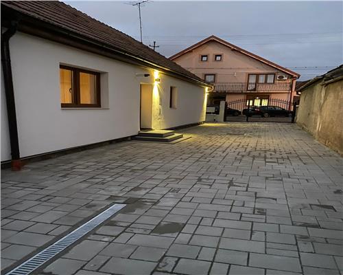 Casa moderna 80 mp 2 camere baie garaj 29mp curte 120 mp Lazaret