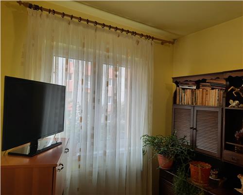 Apartament la etajul 1 cu 2 camere in zona Cedonia