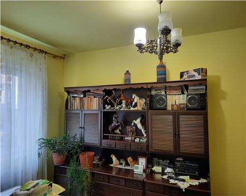 Apartament la etajul 1 cu 2 camere in zona Cedonia