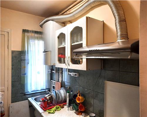 Apartament la etajul 1 cu 2 camere in zona Cedonia