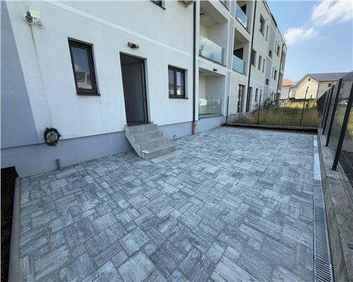 Apartament de lux cu 4 camere 2 bai si gradina in Selimbar