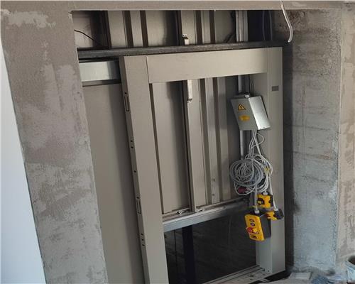 Apartament cu 3 camere etaj 2 balcon si parcare pe Doamna Stanca
