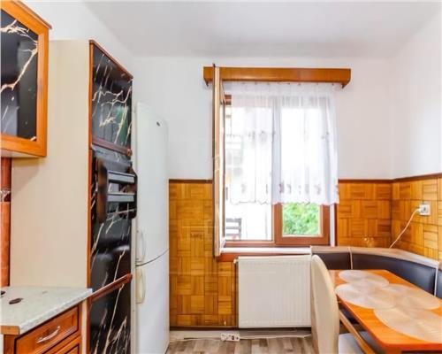 Apartament la casa 70 mp utili 3 camere pe Calea Poplacii