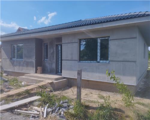 Casa noua la CHEIE cu 4 camere 2 bai si 660 mp teren in Lazuri