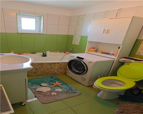 Apartament 2 camere loc parcare si balcon zona Selimbar