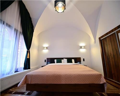 Apartament de lux cu terasa zona Piata Mare