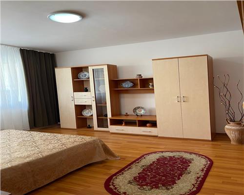 Apartament 2 camere cu balcon si parcare zona Calea Dumbravii