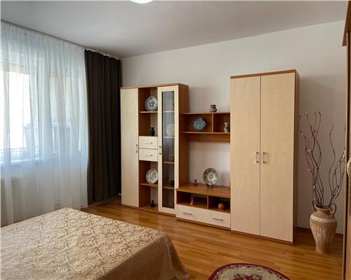 Apartament 2 camere cu balcon si parcare zona Calea Dumbravii