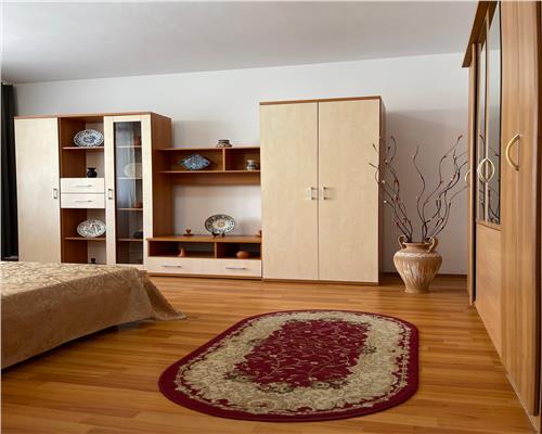 Apartament 2 camere cu balcon si parcare zona Calea Dumbravii