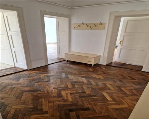 Apartament 2 camere 80 mpu si parcare in zona Balea