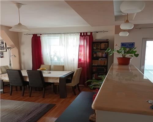 Apartament pe 2 niveluri Vasile Aaron 2 bai 78 mp utili