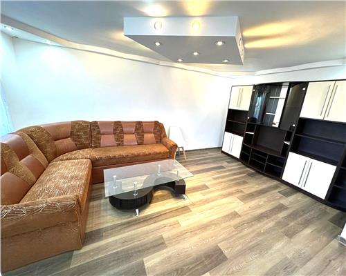 Casa individuala 4 camere 2 bai si garaj de inchiriat in Gusterita