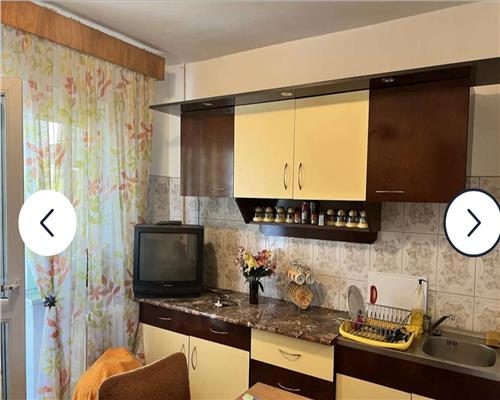Apartament cu 2 camere si balcon inchis zona Strand