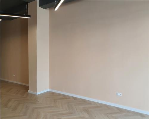 Spatiu comercial 75mp cu vitrina stradala zona Balanta