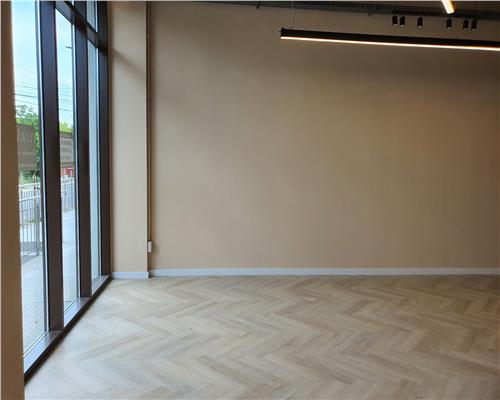 Spatiu comercial 75mp cu vitrina stradala zona Balanta
