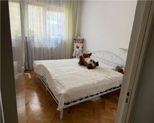 Apartament 4 camere Strand 81 mp utili etaj 3  cu balcon