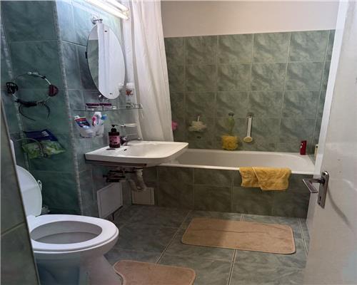 Apartament 4 camere Strand 81 mp utili etaj 3  cu balcon