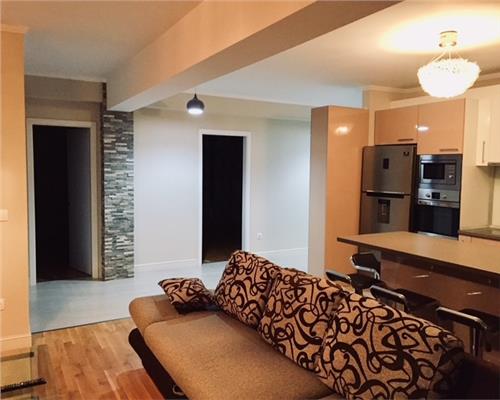 Apartament 3 camere 80 mp cu loc parcare in zona Padurea Dumbrava