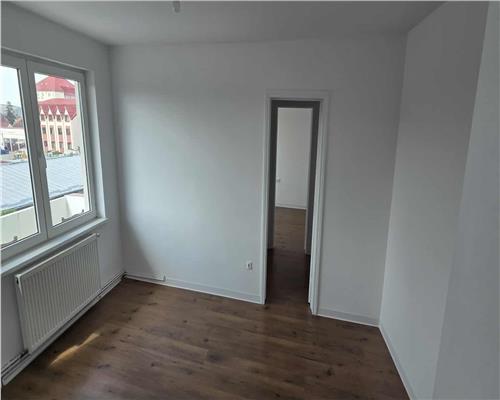 Apartament cu 2 camere renovat zona Terezian