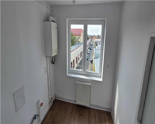 Apartament cu 2 camere renovat zona Terezian