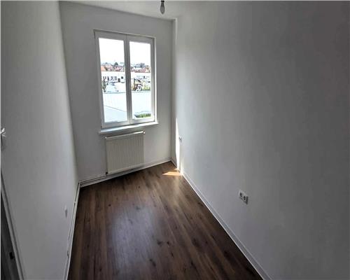 Apartament cu 2 camere renovat zona Terezian
