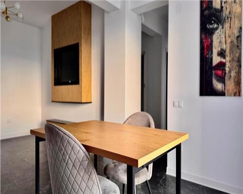 Apartament decomandat cu balcon parcare zona Avangarden