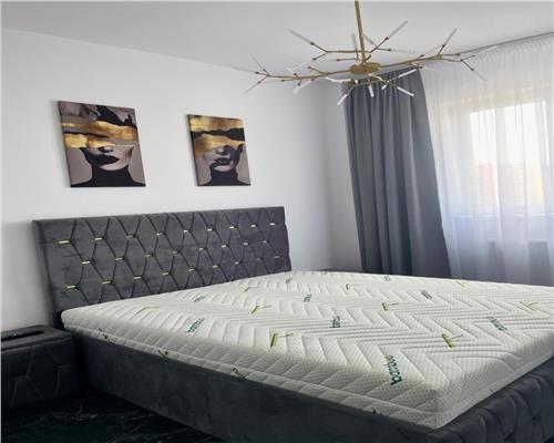 Apartament decomandat cu balcon parcare zona Avangarden