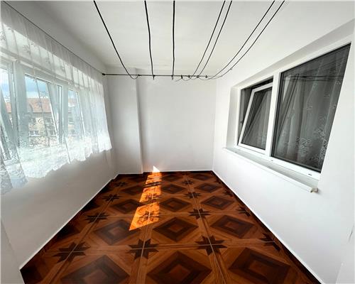 Apartament 3 camere decomandat 75 mp in Hipodrom IV