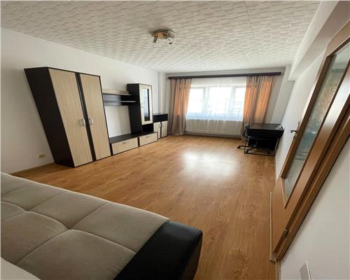 Apartament 3 camere decomandat 75 mp in Hipodrom IV