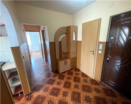 Apartament 3 camere decomandat 75 mp in Hipodrom IV