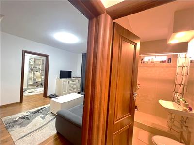 Apartament complet renovat cu 2 camere in zona Cedonia