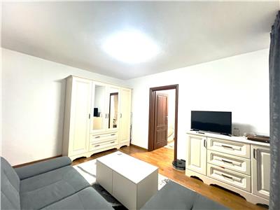 Apartament complet renovat cu 2 camere in zona Cedonia