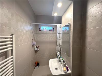Apartament complet renovat cu 2 camere in zona Cedonia