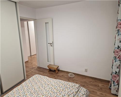 Apartament 3 camere cu pivnita zona Terezian