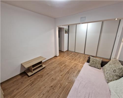 Apartament 3 camere cu pivnita zona Terezian