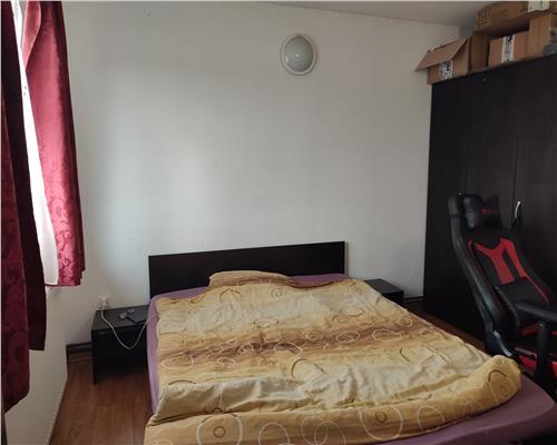Apartament cu 4 camere 2 balcoane si baie cu fereastra pe Mihai Viteazu