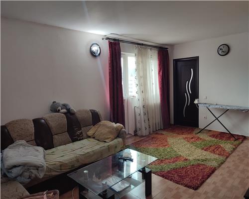 Apartament cu 4 camere 2 balcoane si baie cu fereastra pe Mihai Viteazu