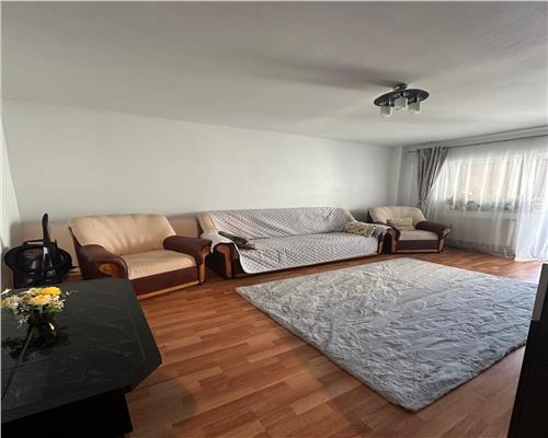 Apartament 3 camere 2 bai loggie balcon si pivnita in zona Vasilea Milea
