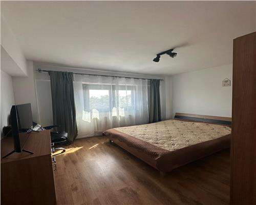 Apartament 3 camere 2 bai loggie balcon si pivnita in zona Vasilea Milea