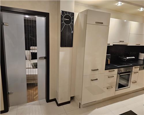 Apartament de lux 74 mp etaj 1 cu balcon si parcare Turnisor
