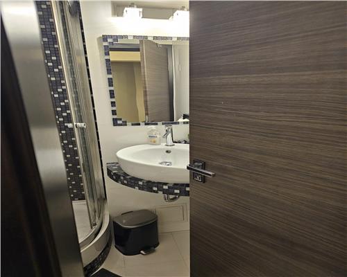 Apartament de lux 74 mp etaj 1 cu balcon si parcare Turnisor