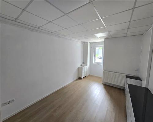 Spatiu comercial 52 mp cu 2 locuri de parcare in zona Turnisor